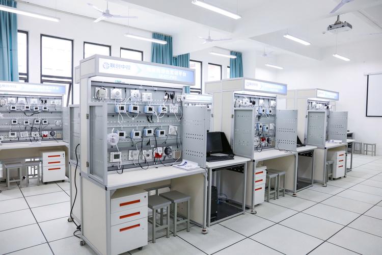 高校电子信息工程实验室建设与电子产品研发